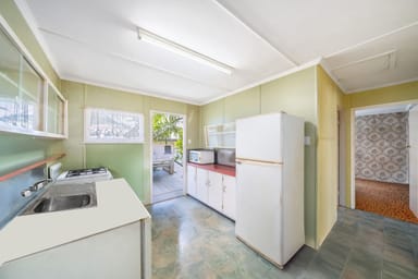 Property 33 Hale Street, MARGATE QLD 4019 IMAGE 0