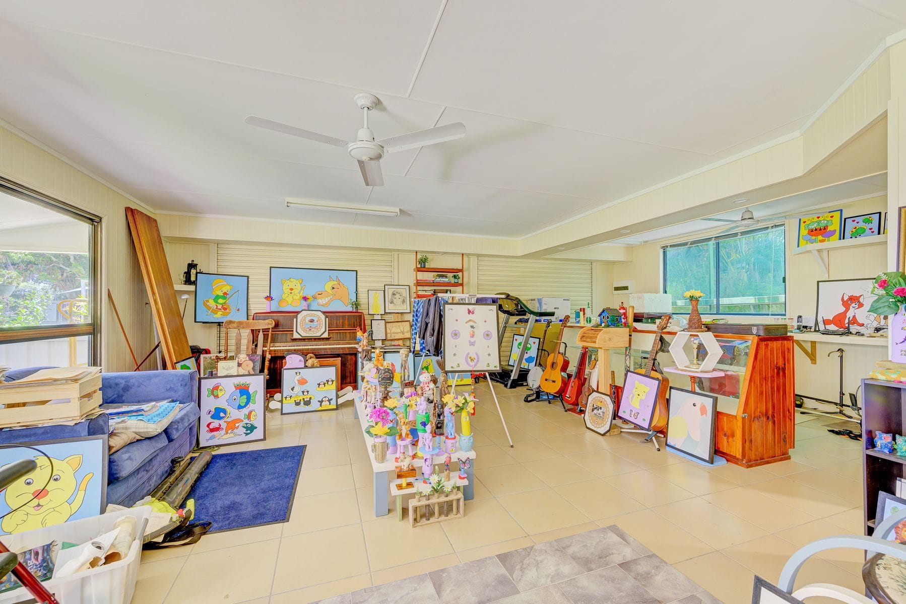 Listing gallery