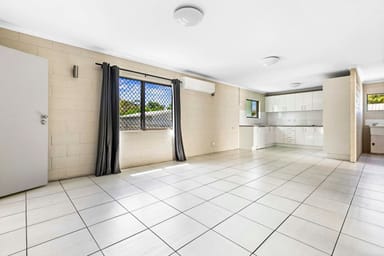 Property 386 Torquay Terrace, TORQUAY QLD 4655 IMAGE 0