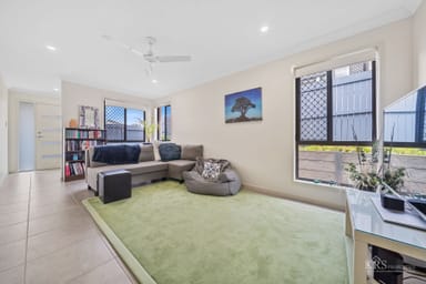 Property 27 Dalby Street, HOLMVIEW QLD 4207 IMAGE 0