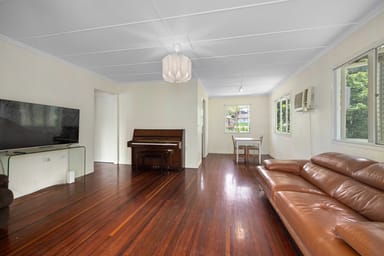 Property 174 Sterculia Avenue, HOLLAND PARK WEST QLD 4121 IMAGE 0