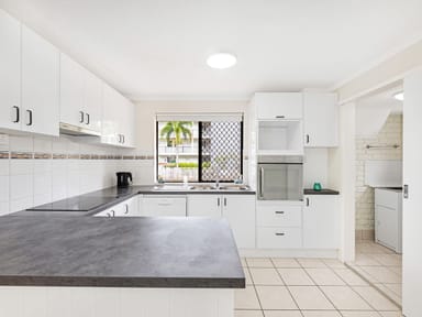 Property Unit 3, 394 Esplanade, TORQUAY QLD 4655 IMAGE 0