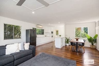 Property 27 Bideford Street, Torquay QLD 4655 IMAGE 0