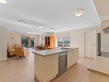Property 25 Sapphire Place, Elanora QLD 4221 IMAGE 0