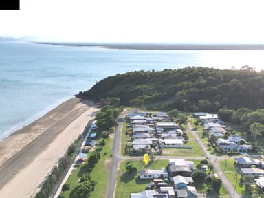Property 17 Penhallurick Esplanade, CONWAY BEACH QLD 4800 IMAGE 0