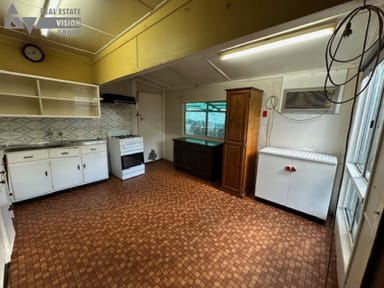 Property 27 Dundas St, Emerald QLD 4720 IMAGE 0
