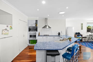 Property 7 Coorong Place, Burnside VIC 3023 IMAGE 0