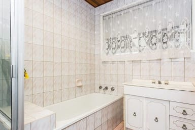 Property 5 Moffat Street, Saint Albans VIC 3021 IMAGE 0