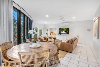 Property 21/106 Moore Street, TRINITY BEACH QLD 4879 IMAGE 0