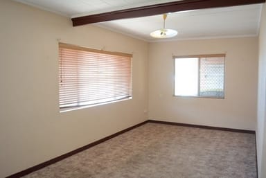 Property 2/122a Russell Street, Toowoomba City QLD 4350 IMAGE 0