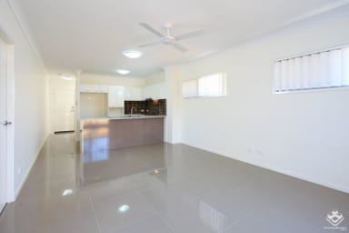 Property 11 / 12 Singh Street, Wynnum West QLD 4178 IMAGE 0