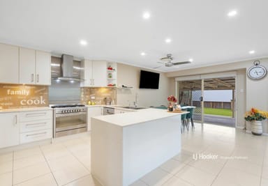 Property 7 Oakview Street, PARKINSON QLD 4115 IMAGE 0