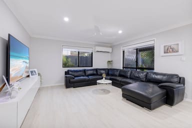 Property 16 Morialta Place, PARKINSON QLD 4115 IMAGE 0