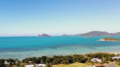 Property 113 Gloucester Avenue, Hideaway Bay QLD 4800 IMAGE 0