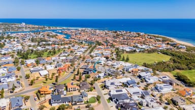 Property 20 Seaview Place, Wannanup WA 6210 IMAGE 0