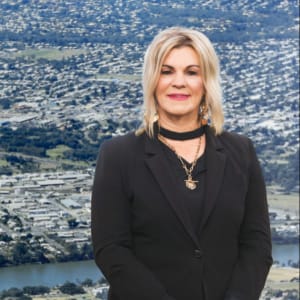 Property Agent Daphne Offord