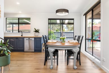 Property 7 Tallara Square, BERWICK VIC 3806 IMAGE 0