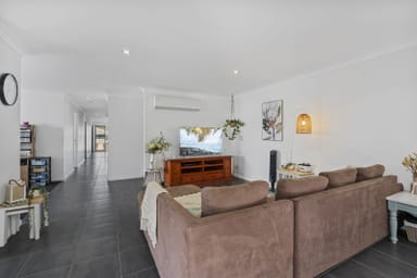Property 14 Angliss Circuit, THORNLANDS QLD 4164 IMAGE 0