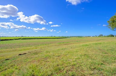Property 18 Aloha Drive, AVOCA QLD 4670 IMAGE 0