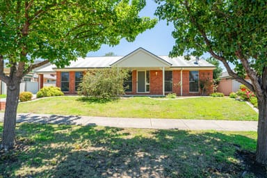 Property 5 Oakmont Circuit, Wodonga VIC 3690 IMAGE 0