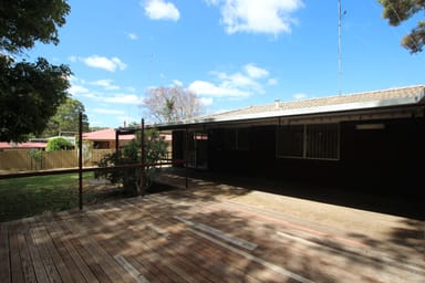 Property 24 Hawksley Drive, WAROONA WA 6215 IMAGE 0