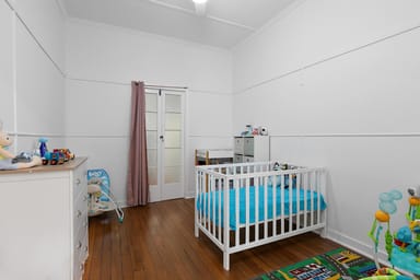 Property 8 Kluver Street, Park Avenue QLD 4701 IMAGE 0