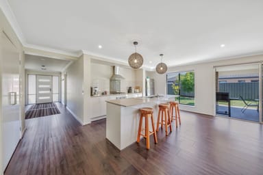 Property 8 Monash Drive, Porepunkah VIC 3740 IMAGE 0