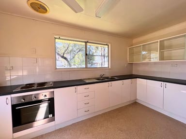 Property 8 Calvert Court, DYSART QLD 4745 IMAGE 0