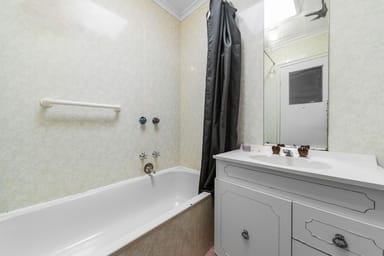 Property 18 Nodding Avenue, Frankston North VIC 3200 IMAGE 0