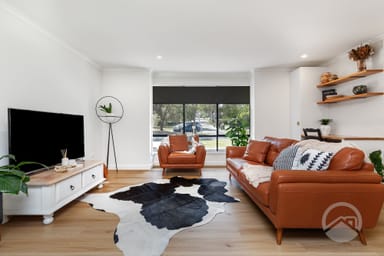 Property 7 Tallara Square, BERWICK VIC 3806 IMAGE 0