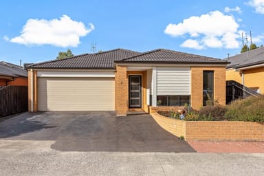 Property 7 Hall Court, Kyneton VIC 3444 IMAGE 0