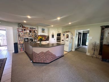 Property 8 ELINA COURT, Alexandra Hills VIC 4161 IMAGE 0