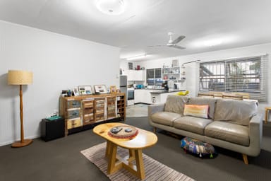 Property 8 Caroline Street, WOODY POINT QLD 4019 IMAGE 0