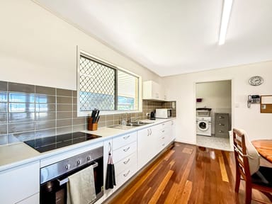 Property 7 Herbert Street, Urangan QLD 4655 IMAGE 0