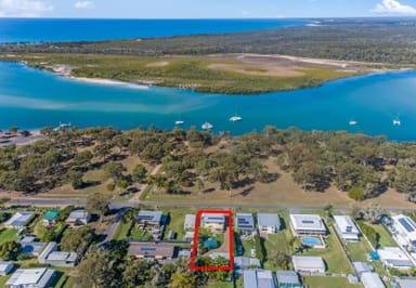 Property 31 Mcintosh Avenue, Elliott Heads QLD 4670 IMAGE 0