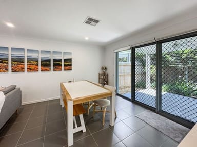 Property 2/15 Mayfair Street, DOOLANDELLA QLD 4077 IMAGE 0