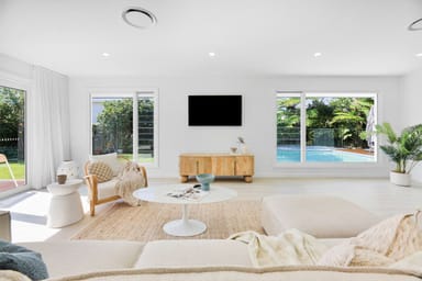 Property 8 Pipit Parade, Burleigh Waters QLD 4220 IMAGE 0