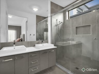 Property 18 Bonfire Way, Cranbourne South VIC 3977 IMAGE 0