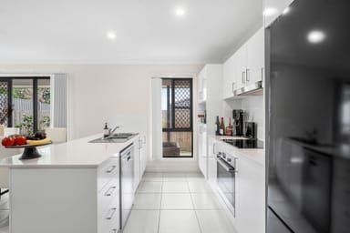 Property 7 Endeavour Close, HEMMANT QLD 4174 IMAGE 0