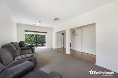 Property 10 Carlyon Close, Melton West VIC 3337 IMAGE 0