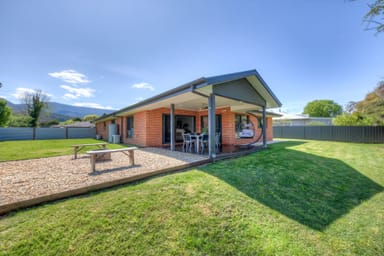 Property 7 Monash Drive, Porepunkah VIC 3740 IMAGE 0