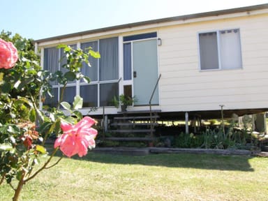 Property 11 Barnes Street, GOOMERI QLD 4601 IMAGE 0