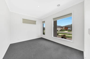 Property 15 Fuchsia Drive, Rockbank VIC 3335 IMAGE 0