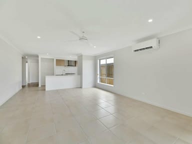 Property 33 Mount Mitchell Street, Park Ridge QLD 4125 IMAGE 0