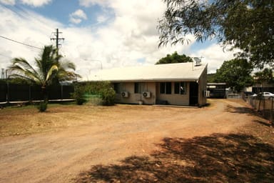 Property 7 Beach Rd, SARINA QLD 4737 IMAGE 0