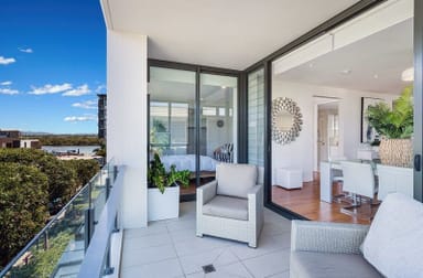 Property 4305, 2 Sunset Avenue, Paradise Point QLD 4216 IMAGE 0