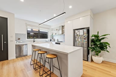 Property 17, 27 Finch Street, Notting Hill VIC 3168 IMAGE 0