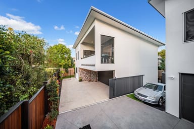 Property 2/5 Edward Street, Point Arkwright QLD 4573 IMAGE 0