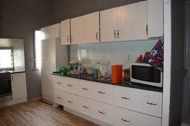 Property 8 Poplar Street, BARCALDINE QLD 4725 IMAGE 0