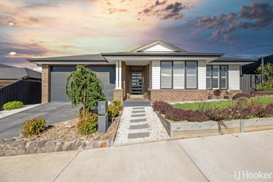 Property 31 Hollyhoke Drive, MADDINGLEY VIC 3340 IMAGE 0